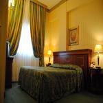 EUR_Deluxe_Guest_Room_23